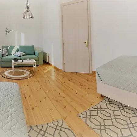 1880 * Ágios Nikólaos