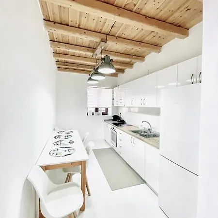 1880 Ágios Nikólaos