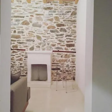 1880 * Ayos Nikolaos